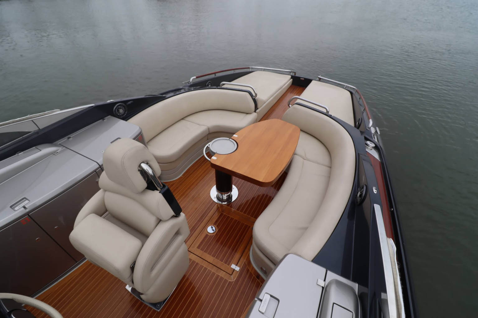 mairef-yachting-yachts-riva-rivarama-1