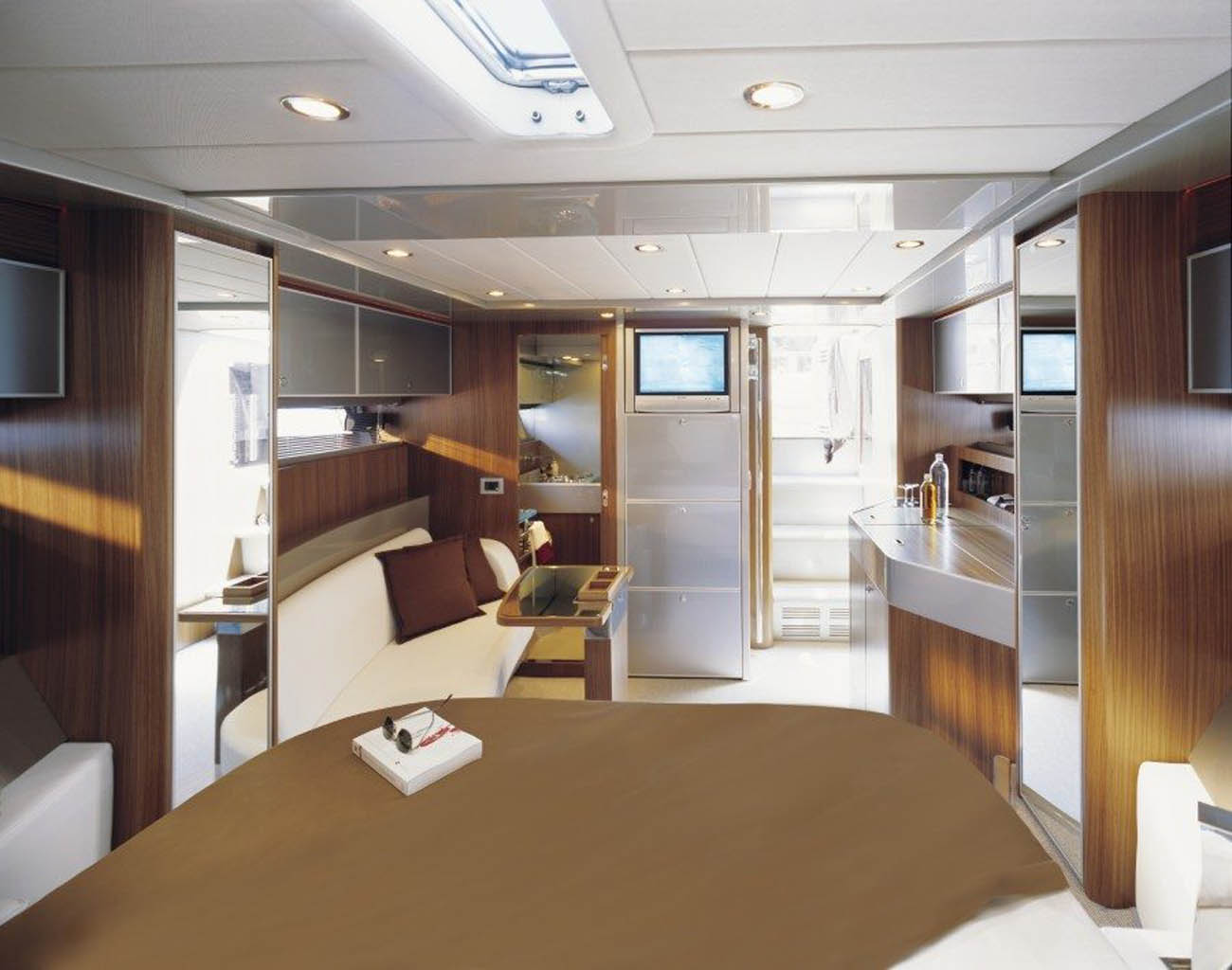 mairef-yachting-yachts-riva-rivarama-3